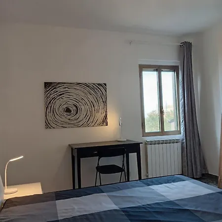 Nau 28 Residency