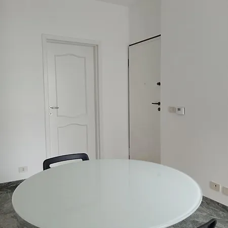 Nau 28 Residency * Vasto